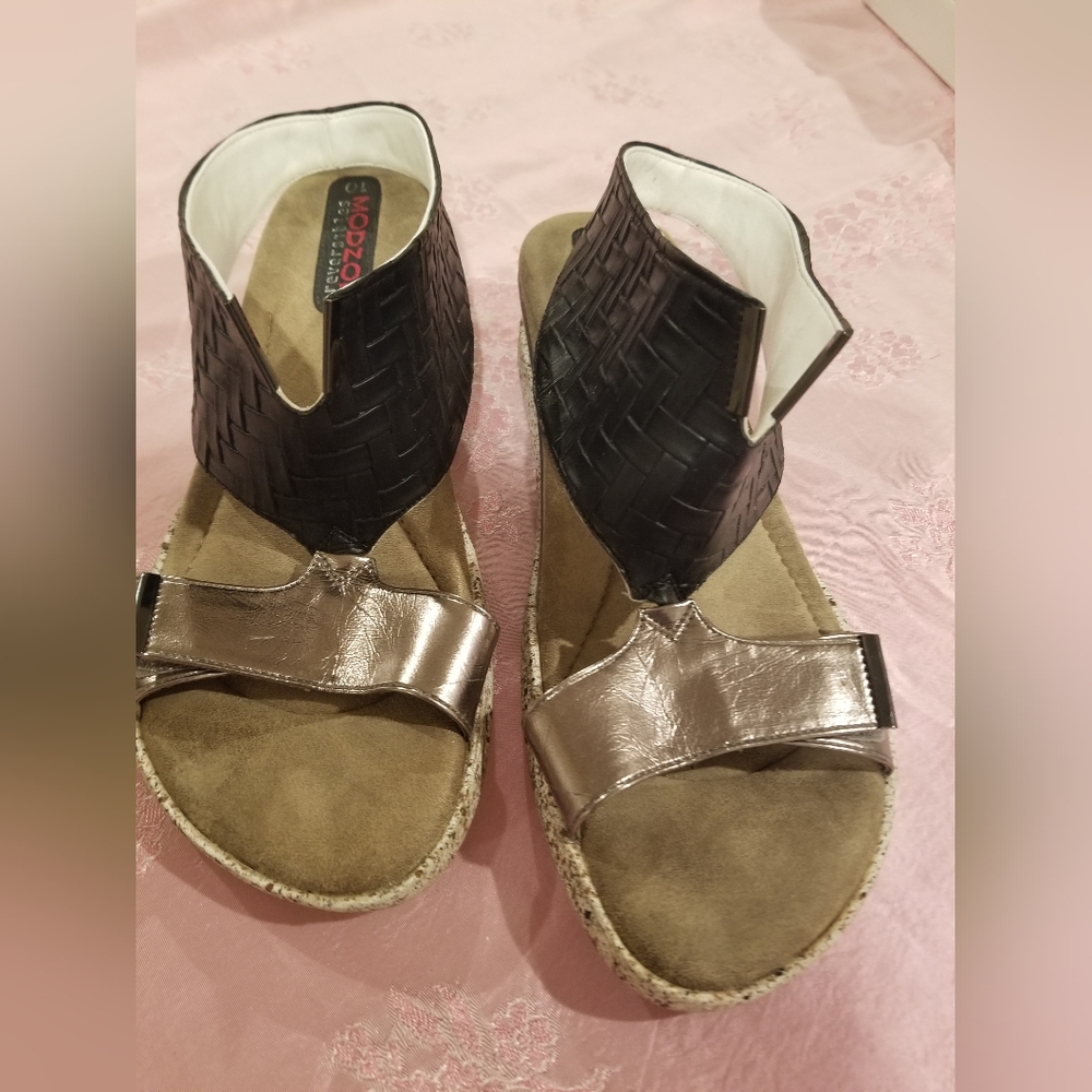 Modzori Sandals